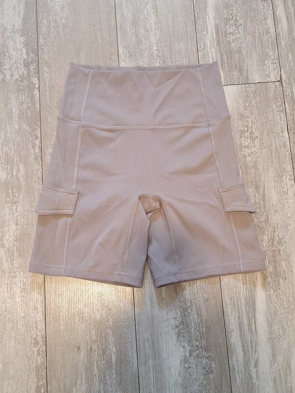 aerie High-Waist Taupe Cargo Bike Shorts 7 Inseam
